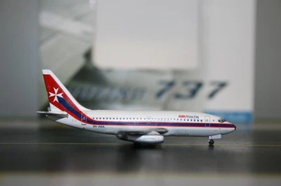 Aeroclassics 1:400 Air Malta Boeing 737-200 9H-ABA (AC411179) Model Plane - Image 1 of 4