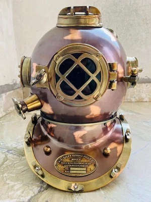 Casco Boston Náutico Marina de los Estados Unidos Acabado Marrón Buzos de Mar Profundo | Marino Náutico Foto 1 de 4