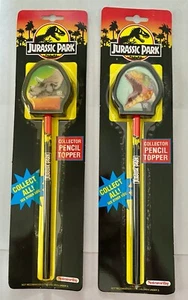 2 Vintage 1992 JURASSIC PARK Bleistiftaufleger mit Bleistift-Triceratops & Velociraptor - Bild 1 von 3