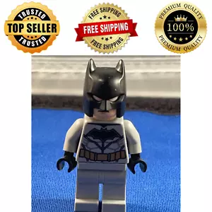 Lego DC Super Heroes Series Batman Dark Knight Mini Figure Black Gray Toy - Picture 1 of 3