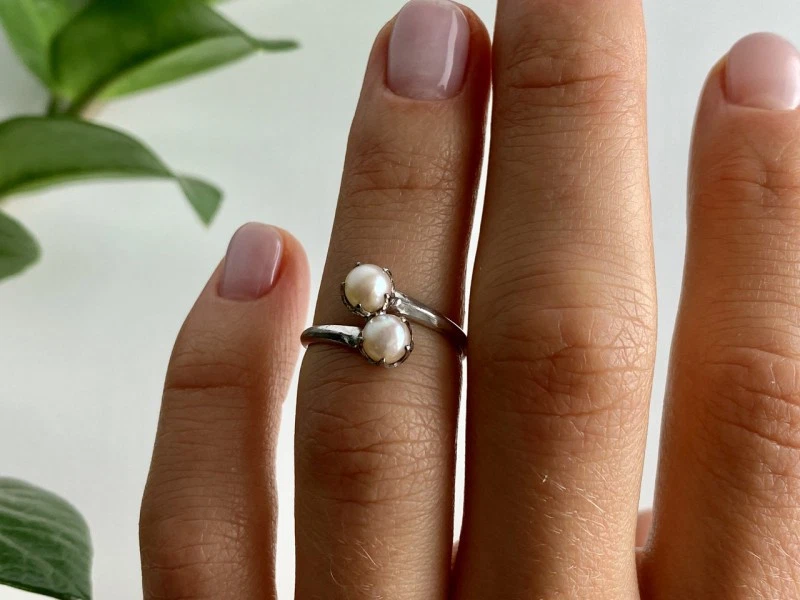 925 Sterling Silver Pearls Ring Size 5 - Image 1 of 4