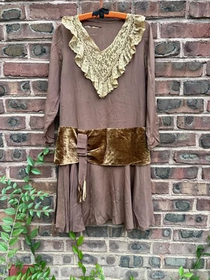 古董 20 世纪 20 年代摩卡棕色蕾丝飘逸连衣裙 XS 小号丝绸蕾丝荷叶边 — 第 1/4 张图片