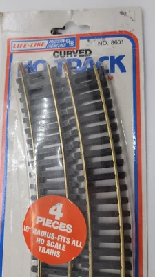 LIFE-LIKE 8602 HO SCALE 18" RADIUS STEEL CURVE TRACK - Image 1 of 4