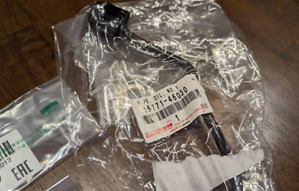 TOYOTA Genuine 15771-46030 Supra Aristo VVTi Oil Pipe - Image 1 of 1