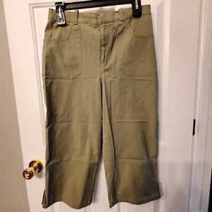 Gloria Vanderbilt Women's Size 8 Olive Green Capri Pants EUC - Picture 1 of 11