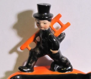 Goebel schwarz/orange Schornsteinfeger mit Leiter Aschenbecher, RF-40; ungewöhnlich - Bild 1 von 5