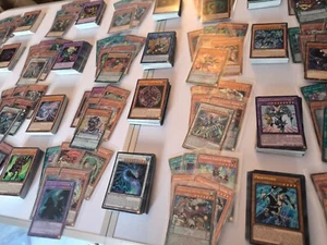 Yu-Gi-Oh! - Riesige Sammlungsauflösung - 400 Karten - >45 HOLOS! - Blitzversand! - Bild 1 von 5