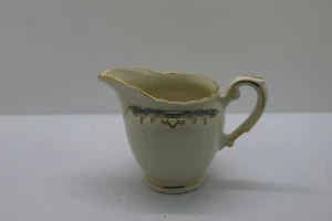 Syracuse Carvel 1 Cream Pitcher ( Creamer ) - Picture 1 of 5