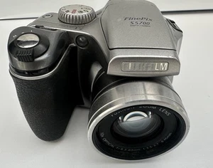 Fujifilm FinePix S5700 Compact Bridge Digital Camera 7MP CCD 10x Zoom Lens - Picture 1 of 12