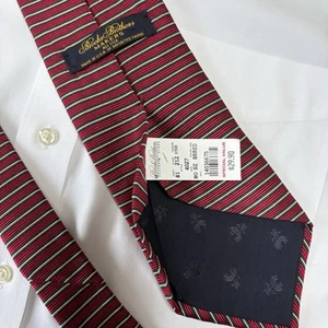 Cravatta vintage Brooks Brothers Makers 100% seta righe orizzontali fatta a mano USA - Foto 1 di 4