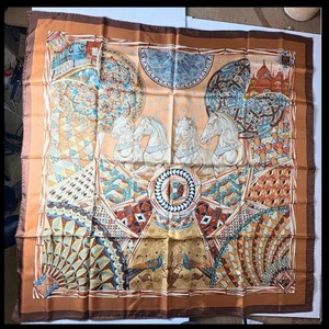 Hermes Carre 90 Seidentuch TROPHEES de VENISE braun unbenutzt mit Tasche - Bild 1 von 9