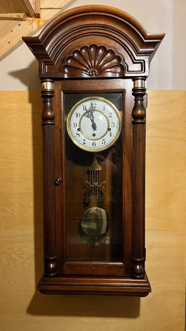 Beautiful Howard Miller Jennisen Mahogany Wall Clock 612-221 Triple Chime Cover