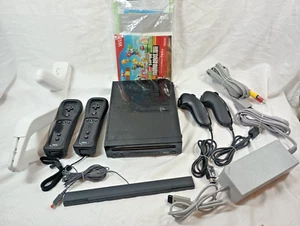 Wii System RVL-101, 2011, accessories, instructions, 2 game. Works. DS07 - Picture 1 of 8