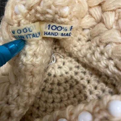 De Colección Hecho a Mano Italiano Lana Crochet Sombrero Perla Borde Red Superposición Años 60 Estilo Mod Foto 1 de 4