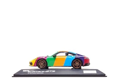Spark 1:43 Porsche 911 Carrera GTS (992) - 30 años Porsche edición Tailandia Foto 1 de 4