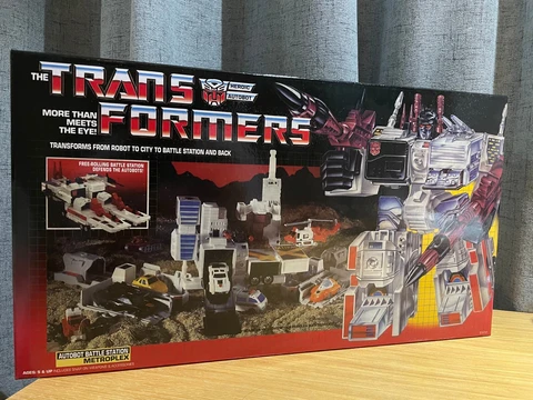 TRANSFORMERS G1 Reissue Autobot Metroplex Brand New with Box Free Shipping Cover