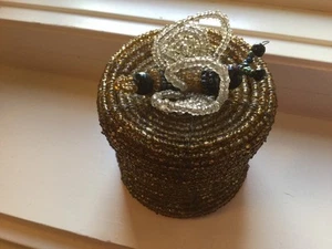 Hand Beaded Hexagon Tuffet Style Trinket Ring Bumblebee Insect Hive Box WoWeE!! - Imagen 1 de 7