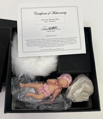 "Sweetheart" 微型婴儿娃娃,树脂雕塑 Camille Allen 著 — 第 1/4 张图片