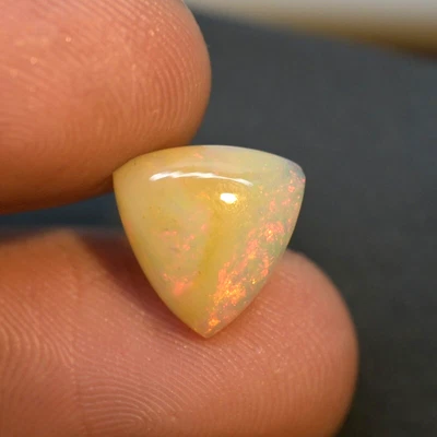 Piedra preciosa suelta certificada de 2,65 quilates de ópalo etíope natural corte billón Foto 1 de 4