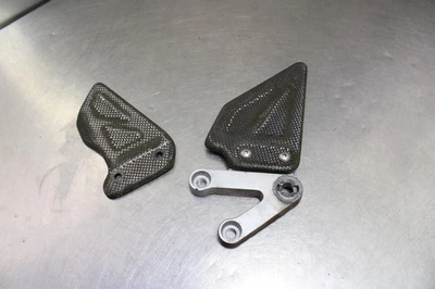 00-03 SUZUKI GSXR750 GSXR 750 LEFT REARSET REAR SET FOOT PEG BRACKET CARBON  Foto 1 de 4