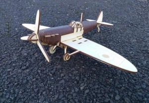 Spitfire Holzhobel Lasercut Holz Bastelflugzeug Bausatz zur Selbstmontage  - Bild 1 von 12