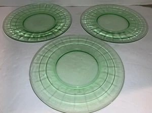 LOTE DE 3 PLATOS DE ENSALADA DE 8 1/4" BLOQUE ÓPTICO de vidrio verde depresión - Imagen 1 de 9