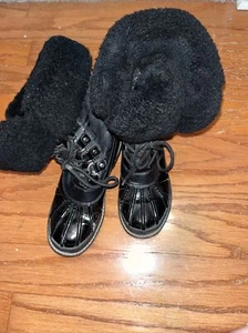 Coach Women’s Furry Snow Boots Size 5.5 Warm Fuzzy Some Noticeable Wear - Picture 1 of 12