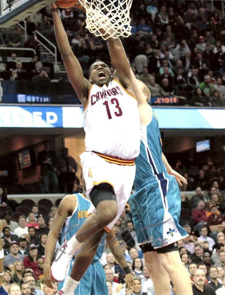 Foto firmada 8x10 de los Cleveland Cavaliers Tristan Thompson certificado de autenticidad Foto 1 de 1