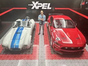 Diorama Car 4x4 Garage Tunner American 1/18 Display Model Diorama X2 Car Parking - Picture 1 of 8