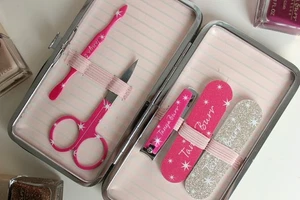 Set regalo astuccio manicure Tanya Burr - Foto 1 di 3