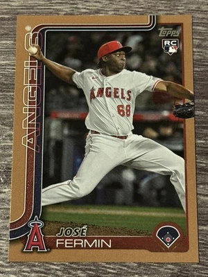 2025 TOPPS UPDATE US338 JOSE FERMIN, L.A. ANGELS, GOLD PARALLEL  /2025, MINT - Image 1 of 2