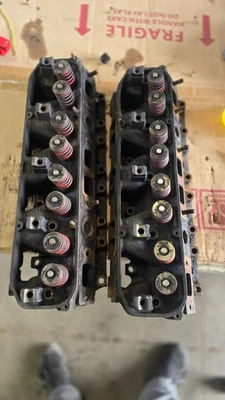 2 culatas originales 1964 Big Block Dodge/Plymouth/Chrysler 2406516 Foto 1 de 4