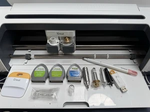 Cricut Maker with tools exc condition - Picture 1 of 6
