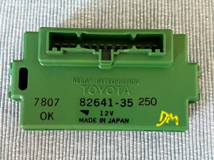 1998 TOYOTA 4Runner Fuse Box RELAY INTEGRATION BCM 82641-35250 - Picture 1 of 4