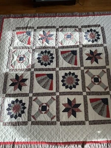 Vintage Countrycore Handarbeit Patchwork Quilt 80 x 80 Quadrat Verkauft wie besehen - Bild 1 von 9