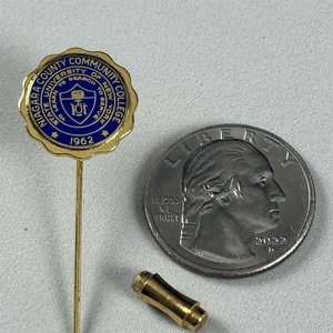 Vintage Niagara County Community College 1962 Long New York Stick Pin #56375 - Picture 1 of 4