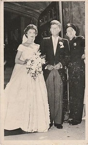MR & MRS JOHN F KENNEDY ON THEIR WEDDING DAY EXHIBIT CARD SEPTEMBER 12, 1953 - Picture 1 of 2