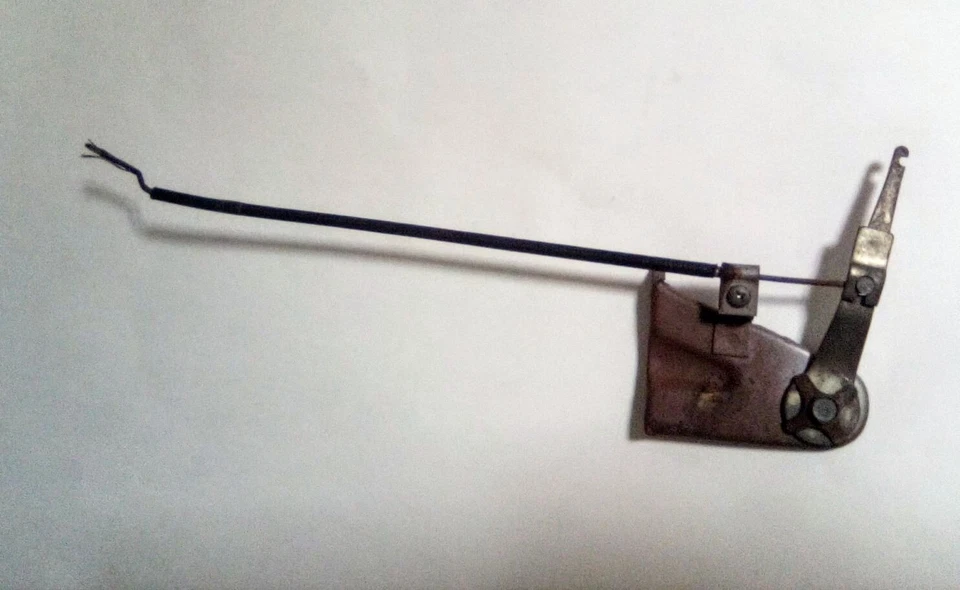 DATSUN 1600 ROADSTER "CONTROL DE VENTILACIÓN DE CONSOLA CENTRAL" Foto 1 de 2