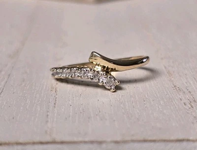 Anillo de protección potenciador anillo de boda de diamantes de viaje de oro amarillo de 10 k Kay Jewelers Foto 1 de 4