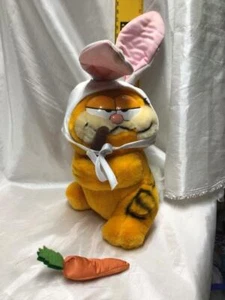 9" Garfield Easter Bunny Plush Vintage 1981 Fun Farm by Dankin w/ carrot & ears - Picture 1 of 1
