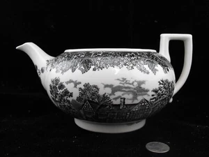 WEDGWOOD ROMANTIC ENGLAND BLACK QUEENS WARE TEAPOT WITHOUT LID - Picture 1 of 3