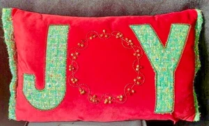 SAFAVIEH Cinnamon Joy 12" x 20" Holiday Pillow, Green/Red - Picture 1 of 11