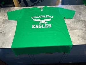 SAQUON BARKLEY PHILADELPHIA EAGLES RETRO KELLY GREEN T-SHIRT ADULT LARGE - Picture 1 of 3