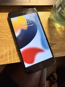 iPhone 7 Plus 32GB Schwarz, iOS Apple Smartphone - Bild 1 von 3