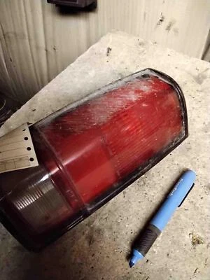 Conjunto de luz trasera izquierda S10/S15/SONOMA TRUCK 1982-1993 Foto 1 de 4