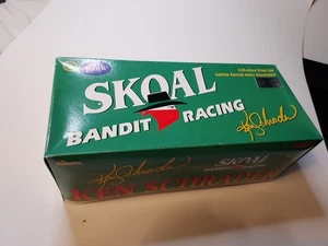 Ken Schrader #33 Skoal Bandit 1997 Monte Carlo Green Action 1:24 Bank 1/4500 Neu in OVP - Bild 1 von 1
