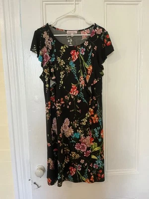Harlow And Rose Short Flutter Sleeves Dress Size Large No Wrinkle Stretch Floral - Image 1 of 4