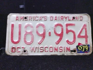 1x Targa singola America's Dairyland Wisconsin U89-954 VIN/EXP Vint. 1979 - Foto 1 di 2