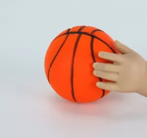 Basketball - perfekte Größe für American Girl, Kidz N Katzen und andere 18" Puppen - Bild 1 von 1