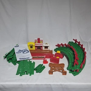 Fisher Price Geotrax Train Set North Pole Santas Workshop W/ Remote - Picture 1 of 6